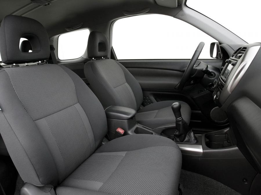  Toyota RAV4 3-Door 2003 года  (фото 26 из 30)